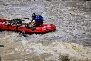 westwater canyon raft rescue 1